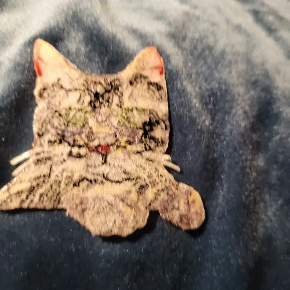 NWOT Iron-On Tabby Cat with 2 Paws Pocket Patch